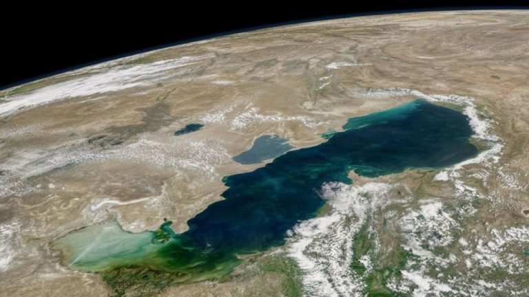 Каспийское море: почему его называют морем?